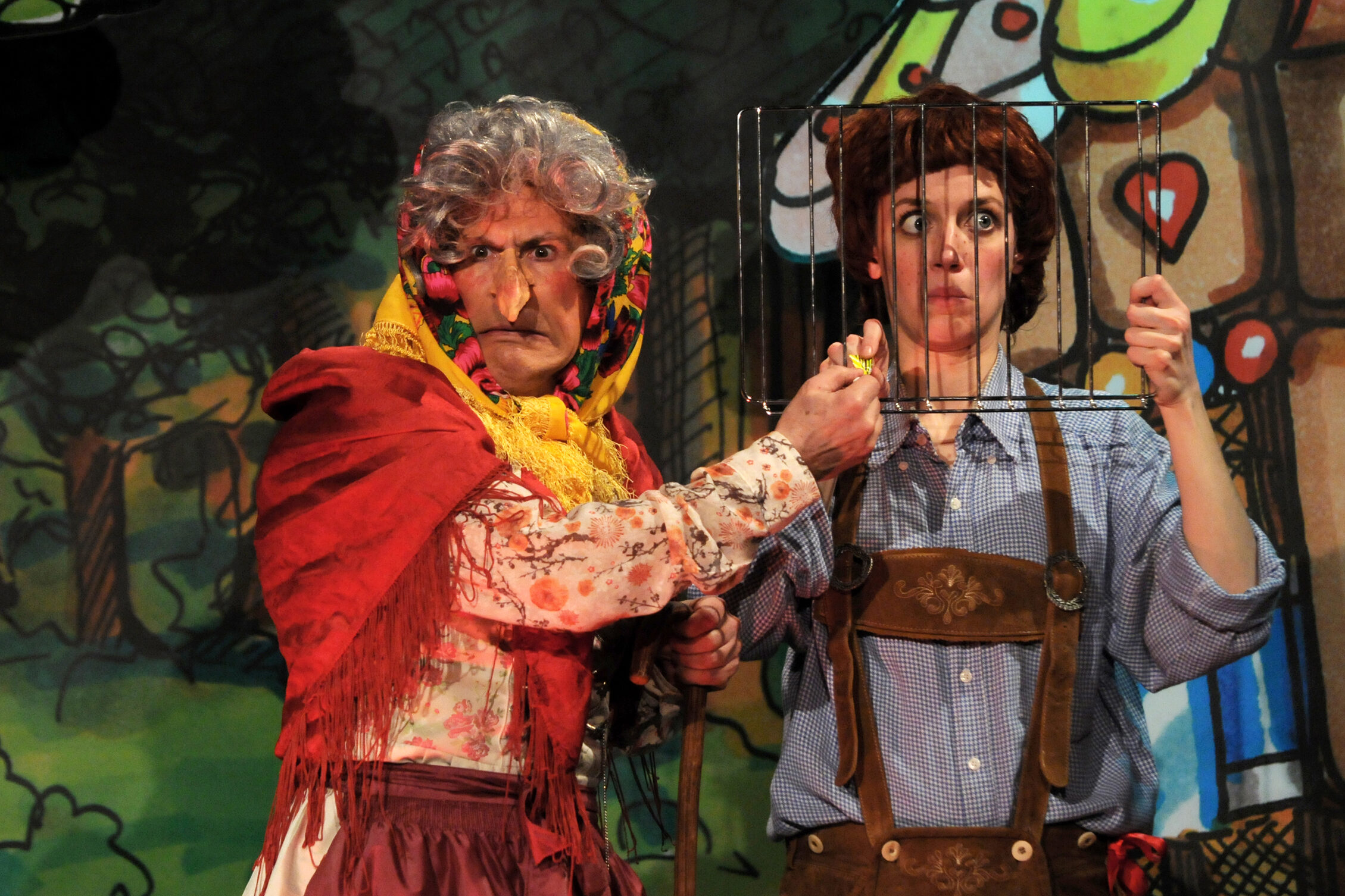 Während der Generalprobe von "Hänsel und Gretel" am Montag, 20. März 2017 im Theater L.E.O.  in Wien. Die Premiere der Oper findet am Dienstag, 21. März 2017 statt. Mit Kerstin Grotrian, Maria Lucasovsky, Elena Schreiber, Ivaylo Guberov, Stefan Fleischhacker und Moritz Schreiber. Musikalische Leitung: Yu Chen